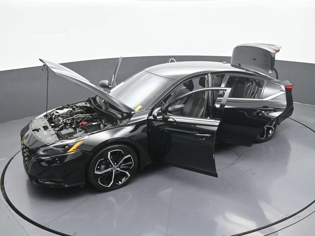Used 2024 Nissan Altima 2.5 SR FWD image 60