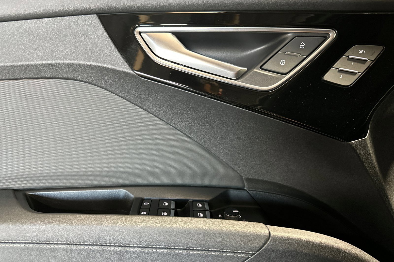 Certified 2023 Audi Q4 e-tron Premium AWD/4WD image 10