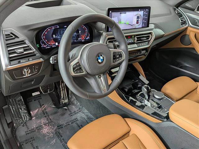 Used 2025 BMW X4 xDrive30i w/ Premium Package image 4