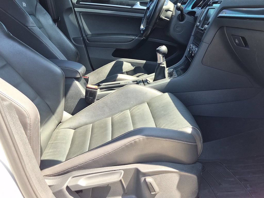Used 2016 Volkswagen Golf 4-Door AWD/4WD image 9