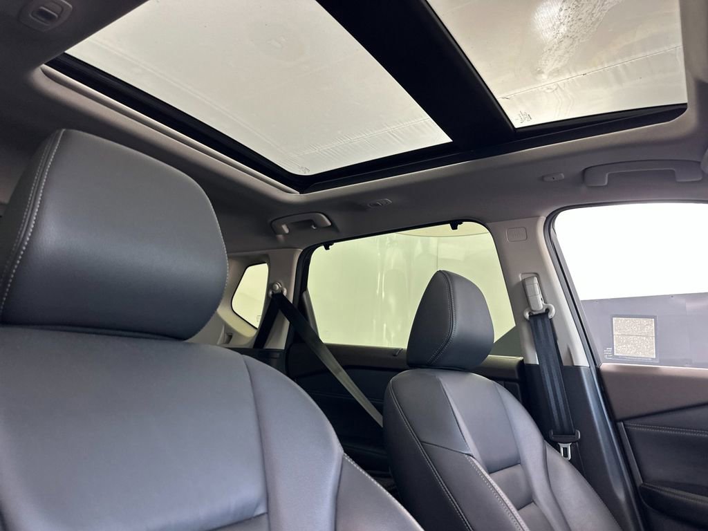 Used 2023 Nissan Rogue SL w/ SL Premium Package image 16