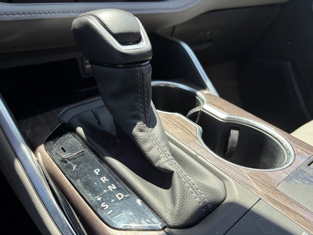 Used 2024 Toyota Highlander Limited AWD/4WD image 8