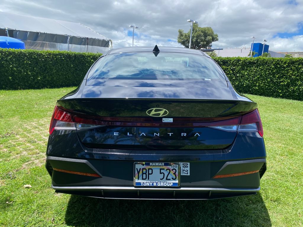 Certified 2025 Hyundai Elantra Sport FWD image 6
