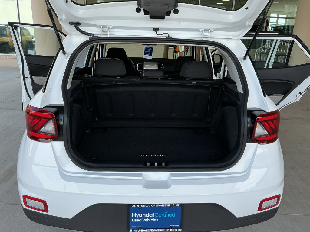 Certified 2025 Hyundai Venue SEL image 13