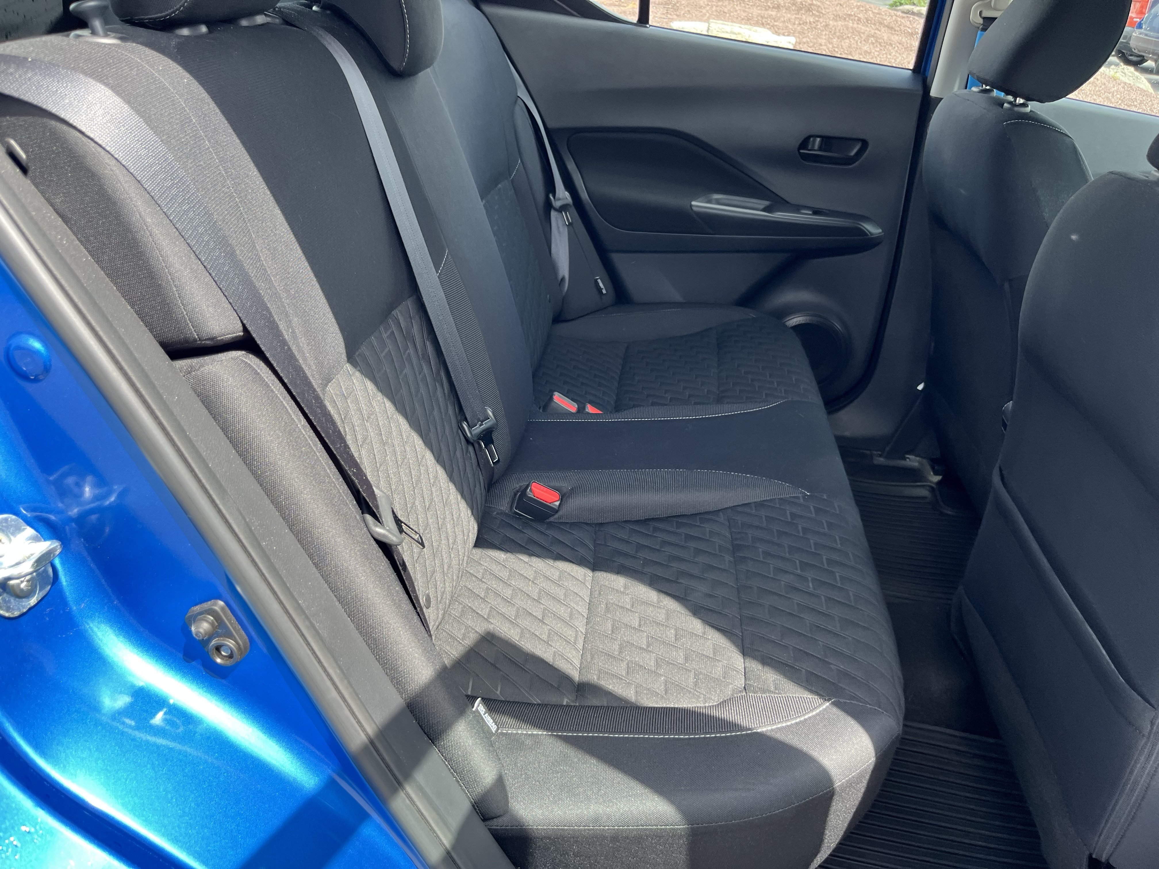 Used 2022 Nissan Kicks S w/ Interior Electronics Package FWD image 4