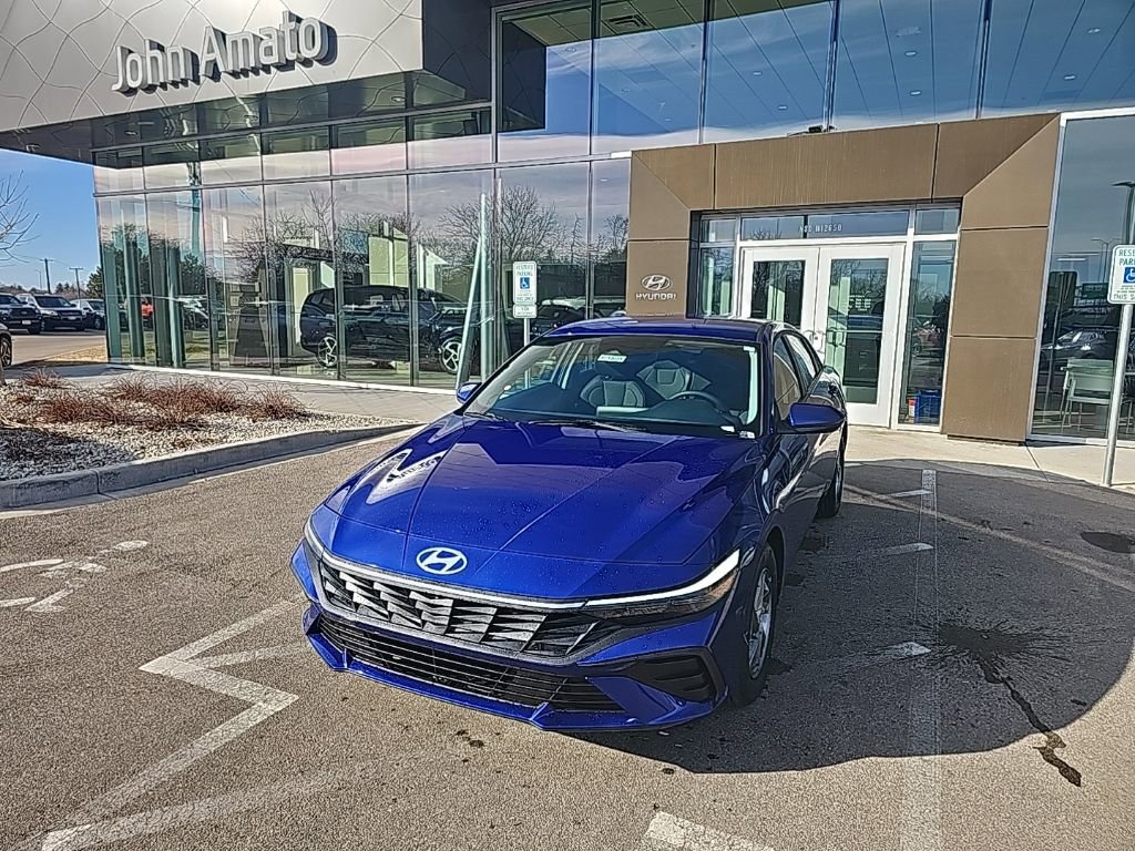 New 2026 Hyundai Elantra SE