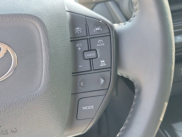 Used 2024 Toyota Prius LE image 31