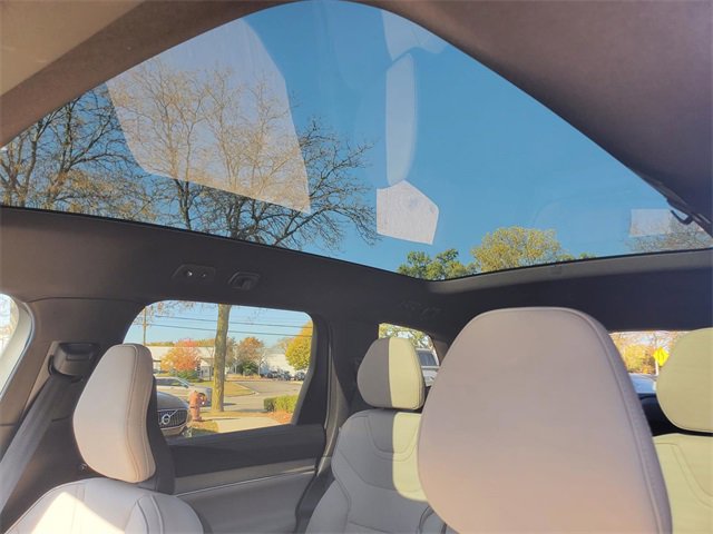 New 2025 Volvo EX90 Plus w/ Protection Package Premier image 13