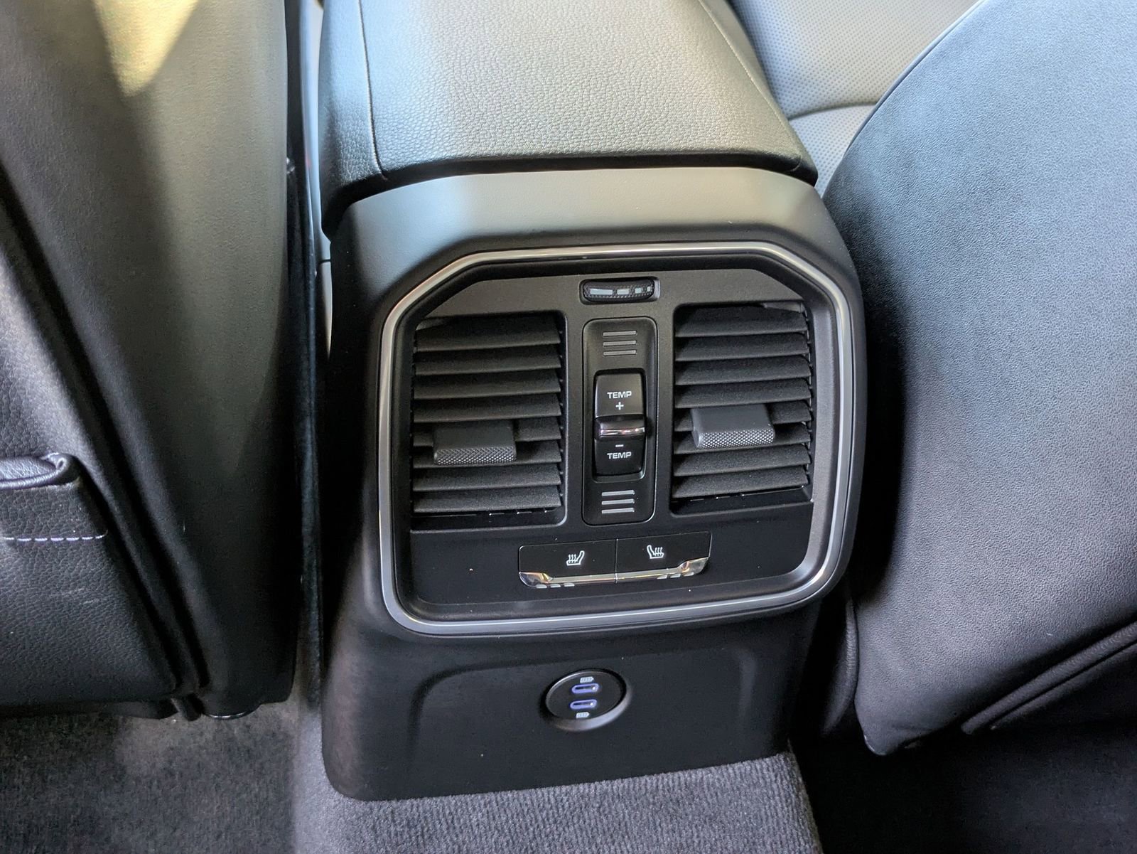 Certified 2026 Porsche Macan image 27