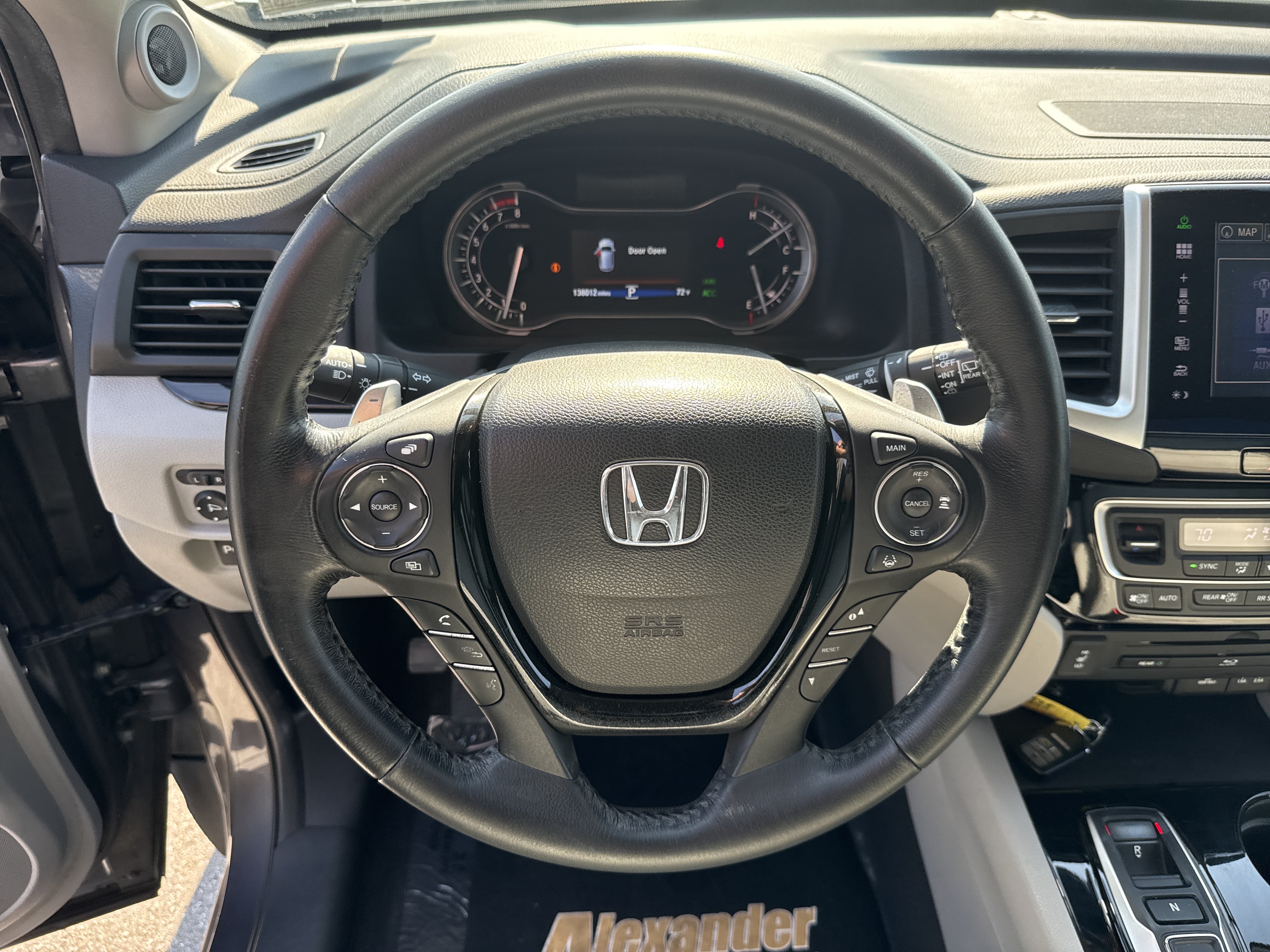 Used 2016 Honda Pilot Touring image 18