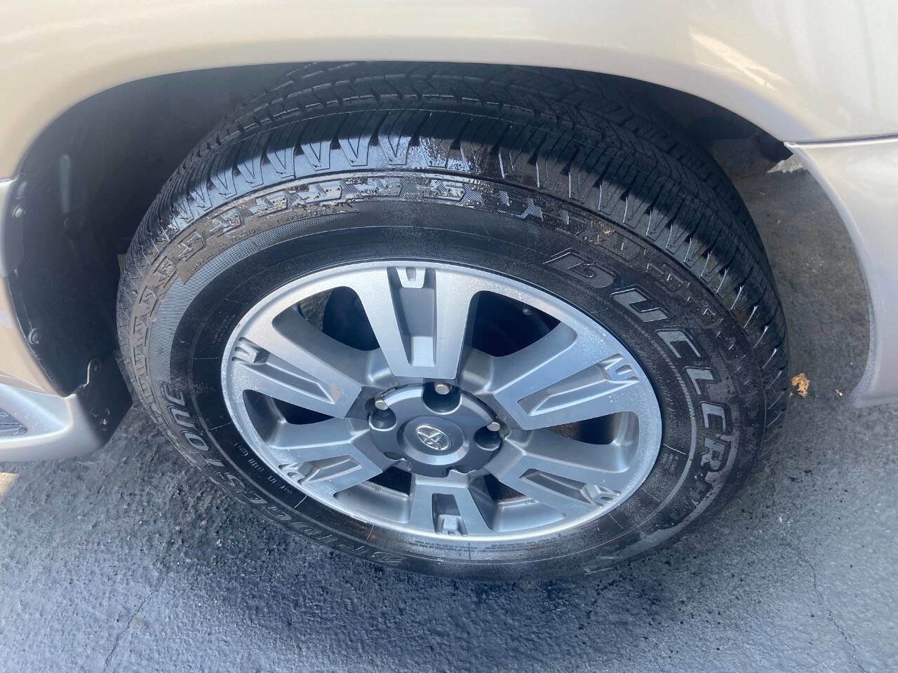Used 2003 Toyota Land Cruiser image 7