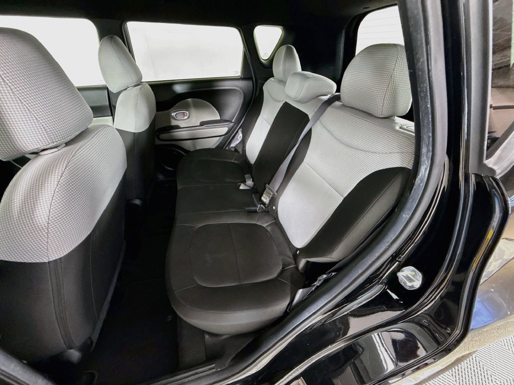 Used 2017 Kia Soul FWD image 22