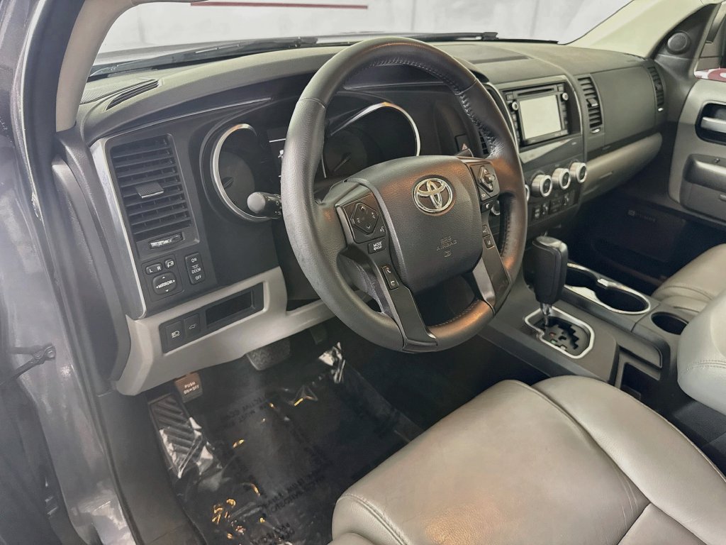Used 2018 Toyota Sequoia Limited w/ Safety & Convenience Package AWD/4WD image 19