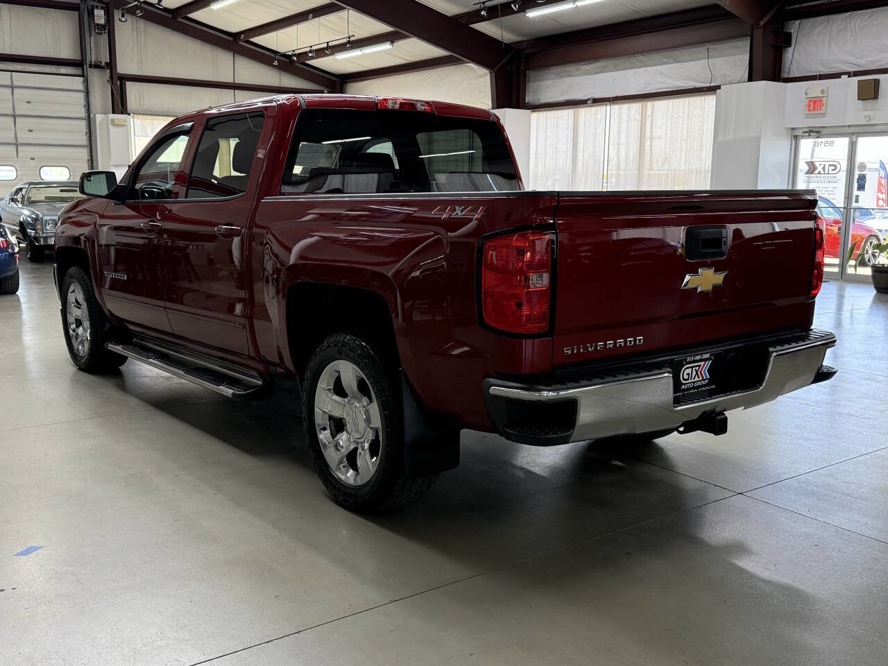 Used 2018 Chevrolet Silverado 1500 LT w/ LT Eassist Package AWD/4WD image 2