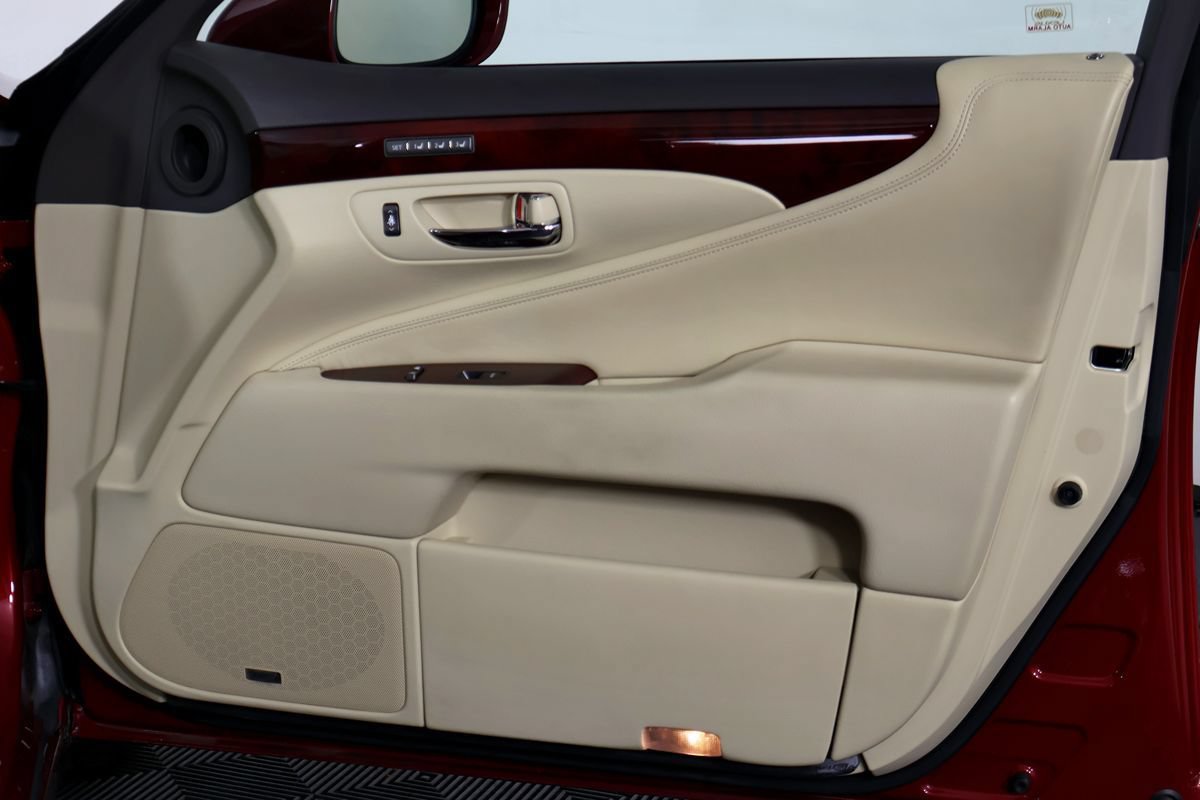 Used 2011 Lexus LS 460 L w/ Luxury Pkg AWD/4WD image 45