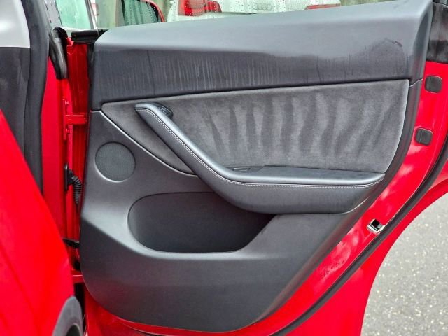 Used 2021 Tesla Model Y Long Range image 28