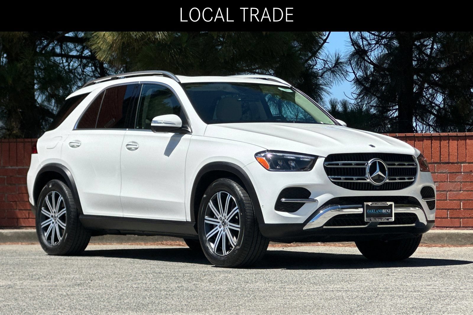Certified 2025 Mercedes-Benz GLE 450e 4MATIC w/ Winter Package image 2
