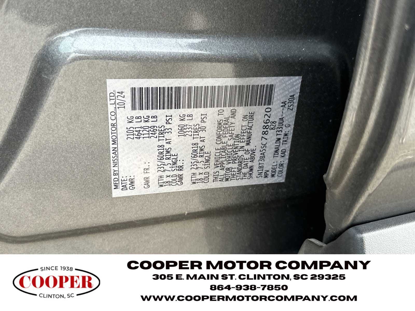 Used 2025 Nissan Rogue SV image 29