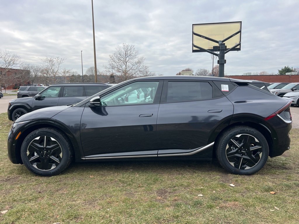 New 2025 Kia EV6 Wind image 2
