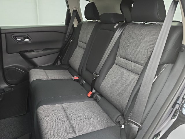 Used 2026 Nissan Rogue SV FWD image 14