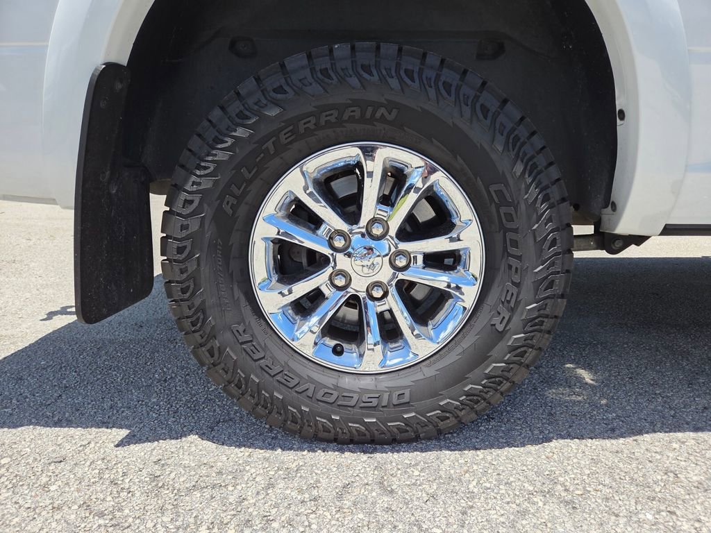 Used 2018 RAM 1500 SLT AWD/4WD image 19