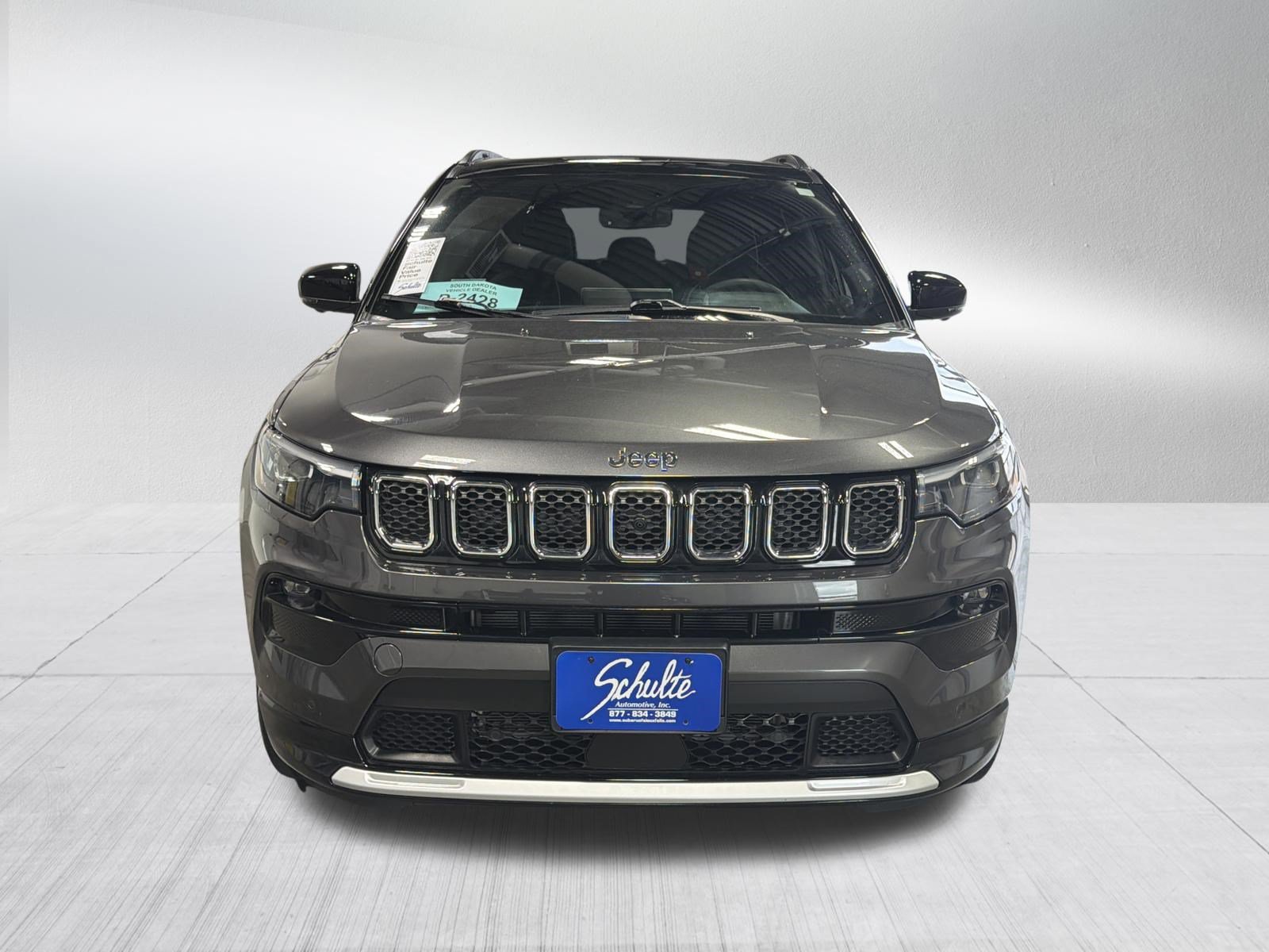 Used 2023 Jeep Compass Limited w/ Elite Group AWD/4WD image 2