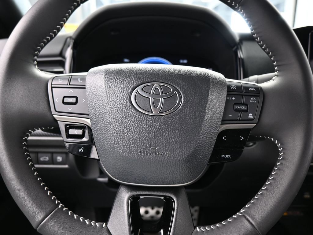 Used 2026 Toyota Camry SE image 29