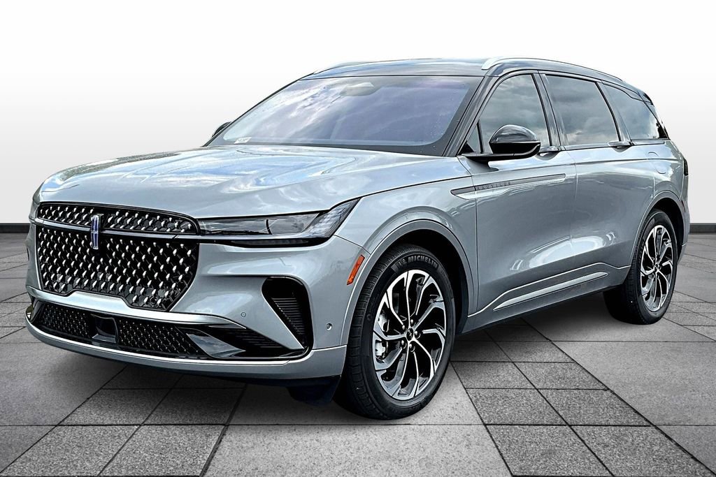 Used 2024 Lincoln Nautilus Reserve image 3