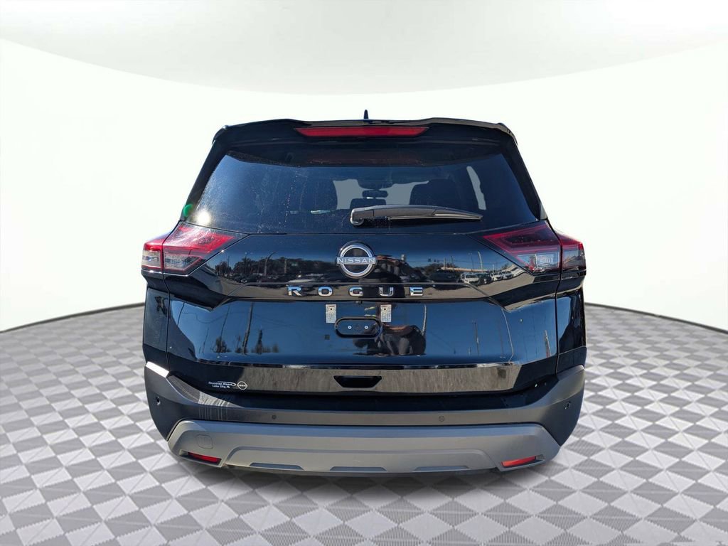 Used 2023 Nissan Rogue S image 4