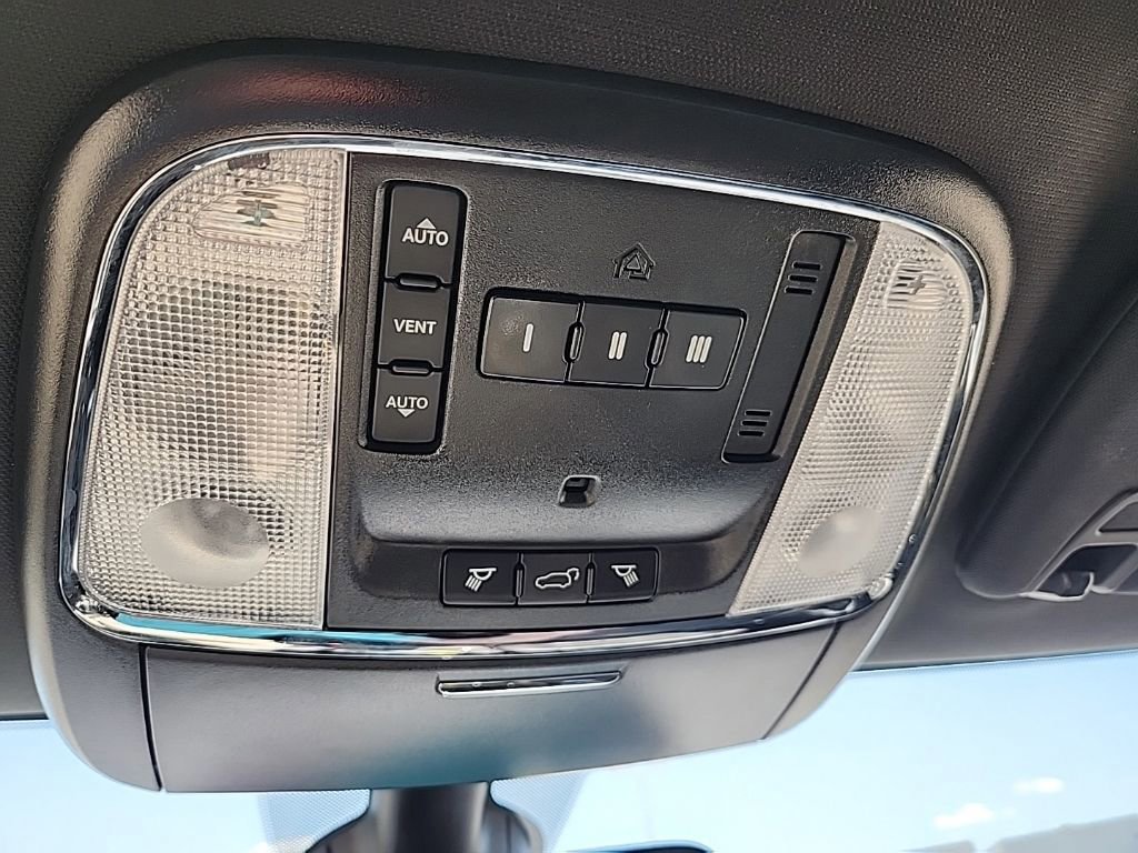Used 2018 Dodge Durango R/T w/ Trailer Tow Group IV AWD/4WD image 15
