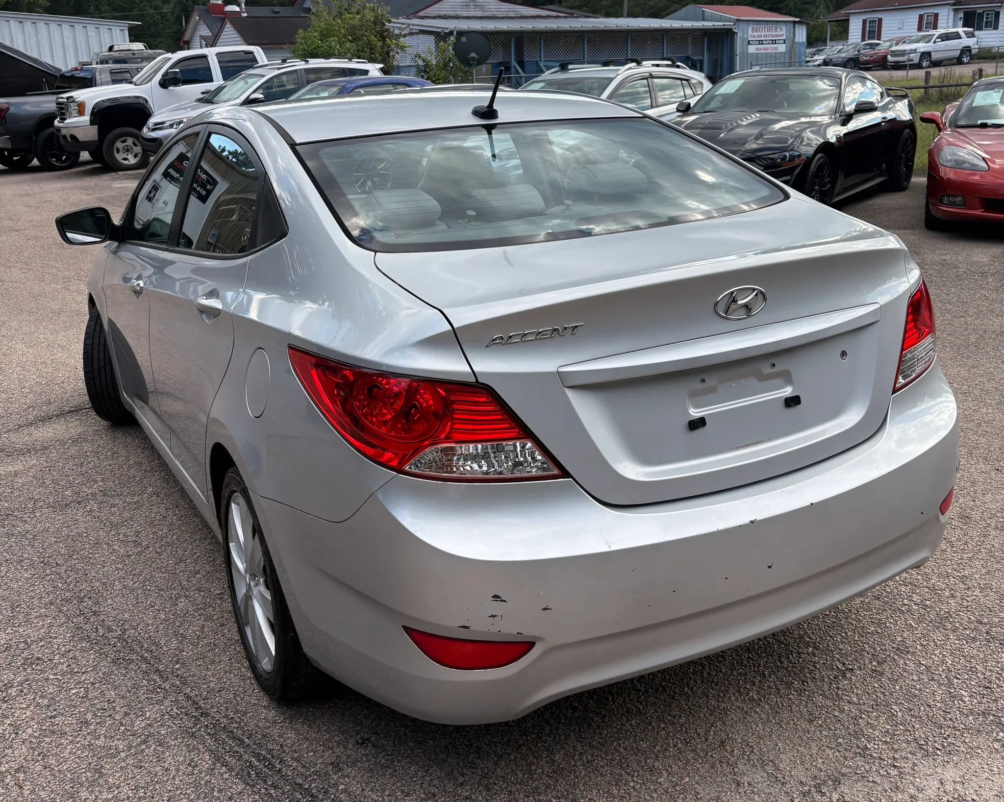 Used 2014 Hyundai Accent GLS w/ Option Group 2 FWD image 3