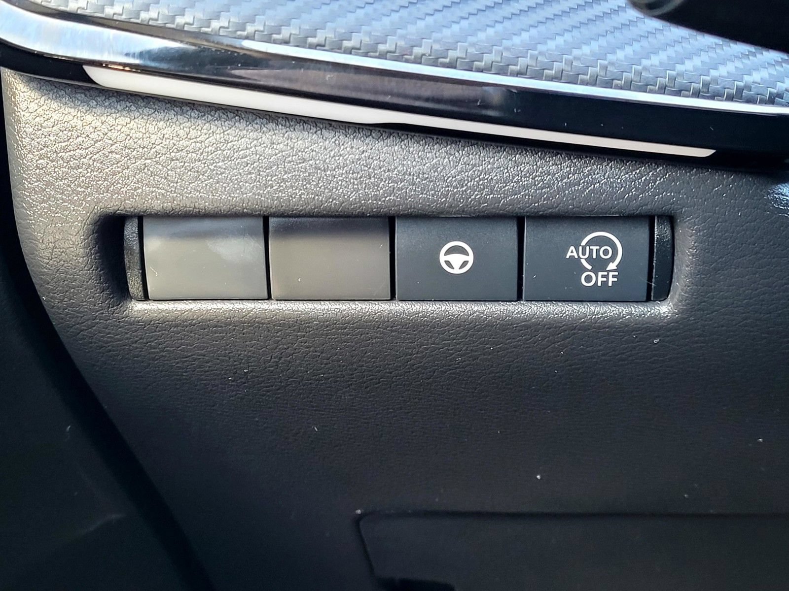 Used 2025 Nissan Kicks SR FWD image 32