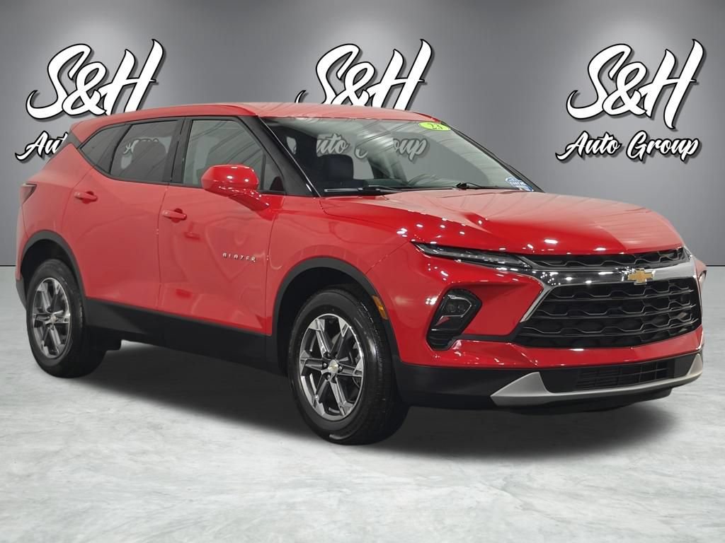 Used 2023 Chevrolet Blazer LT w/ Driver Confidence Package AWD/4WD image 2