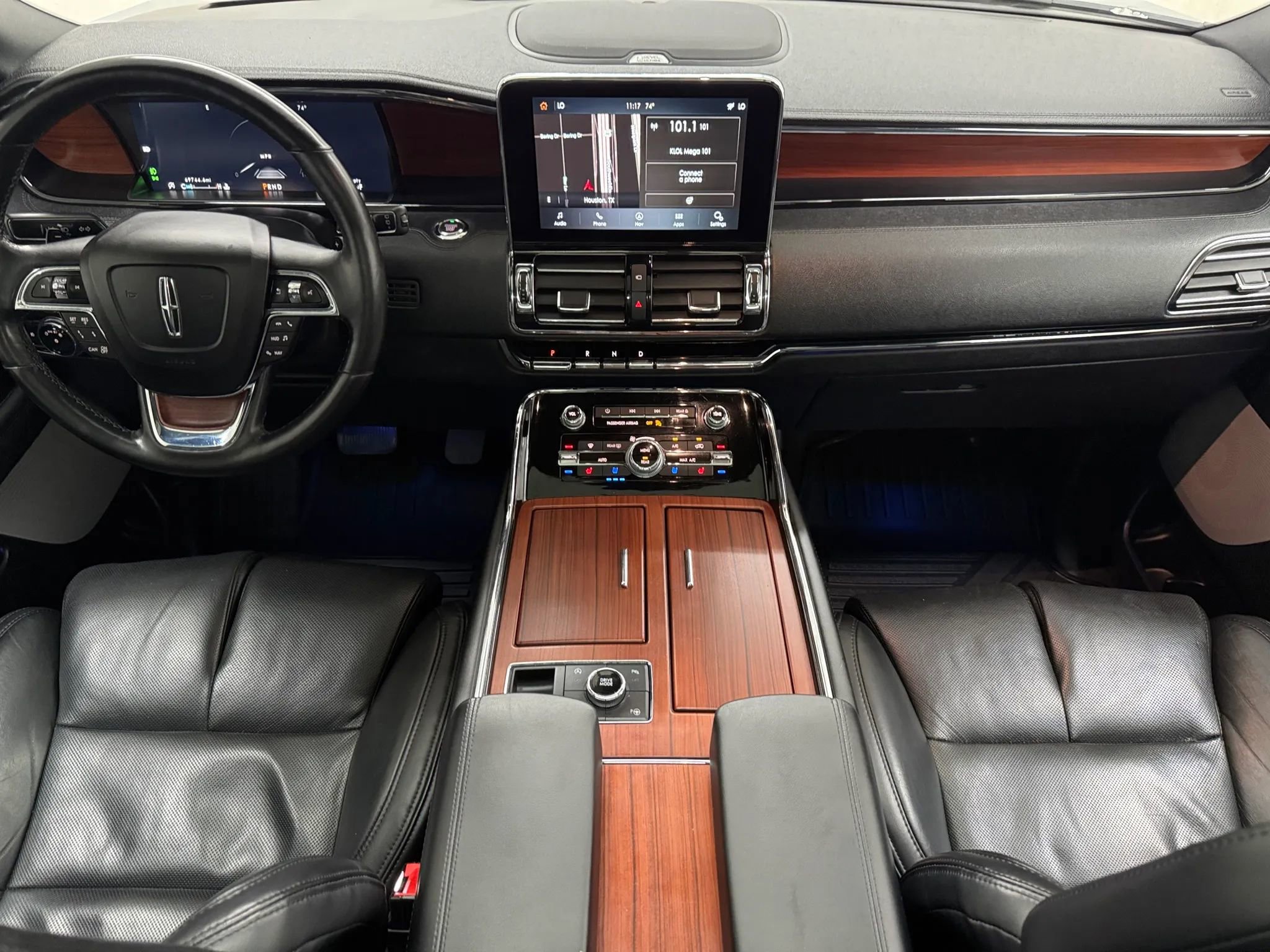 Used 2021 Lincoln Navigator Reserve w/ Luxury Package image 2