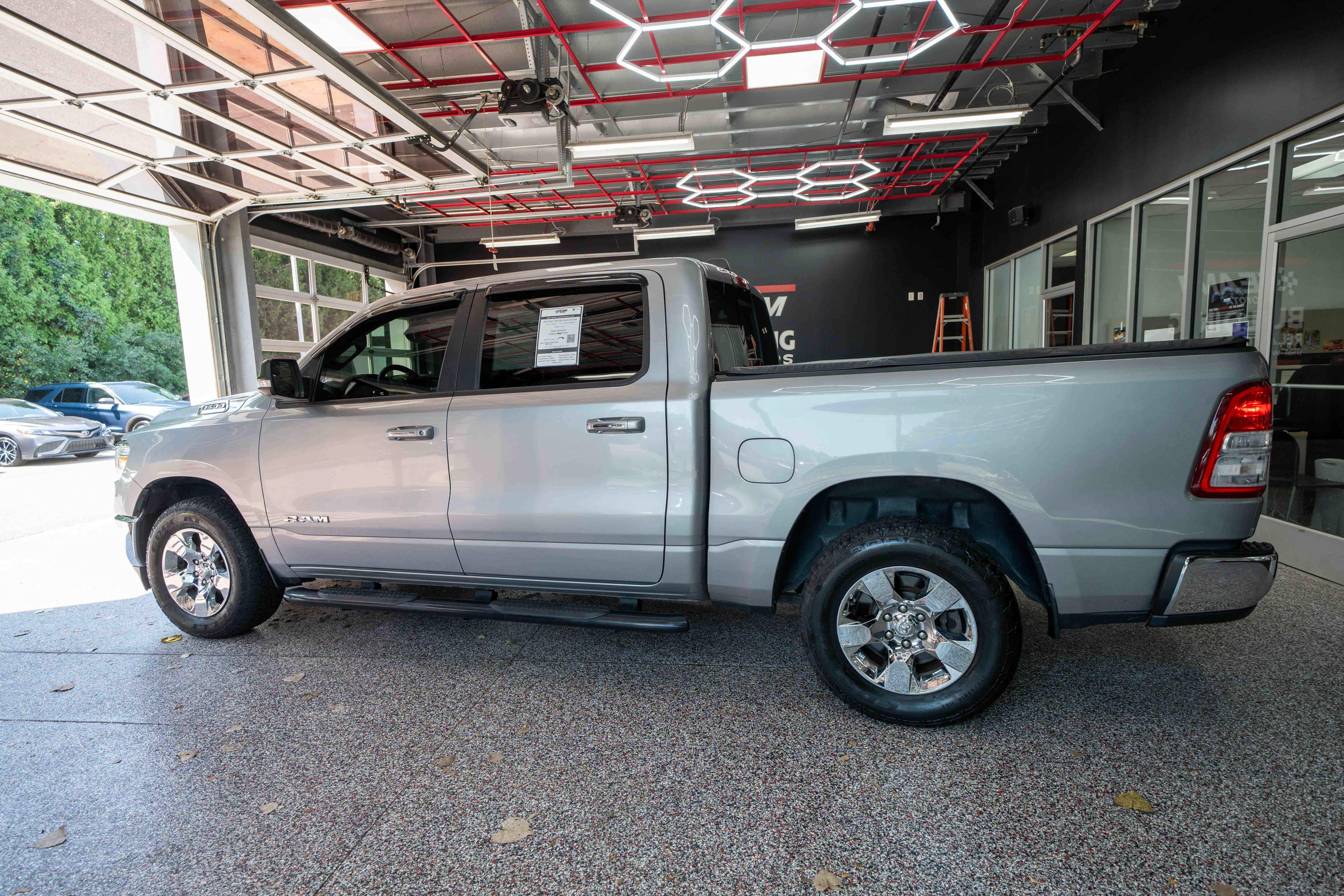 Used 2019 RAM 1500 Big Horn AWD/4WD image 2
