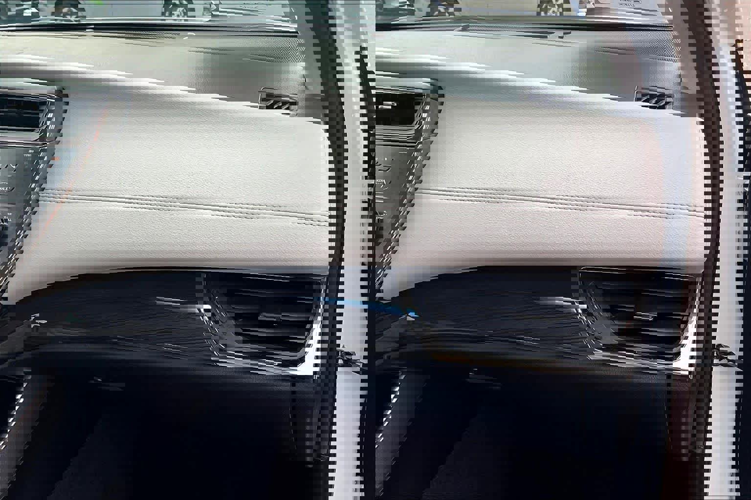 Used 2015 Toyota Avalon XLE image 17