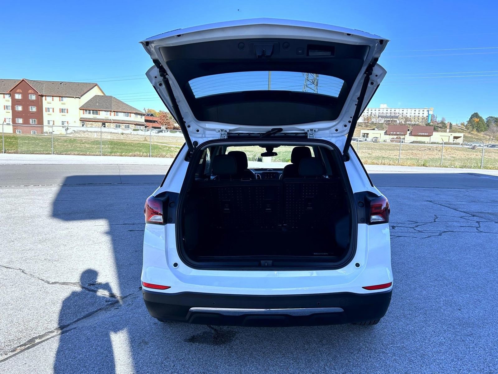 Certified 2024 Chevrolet Equinox LT w/ LPO, Floor Liner Package image 21