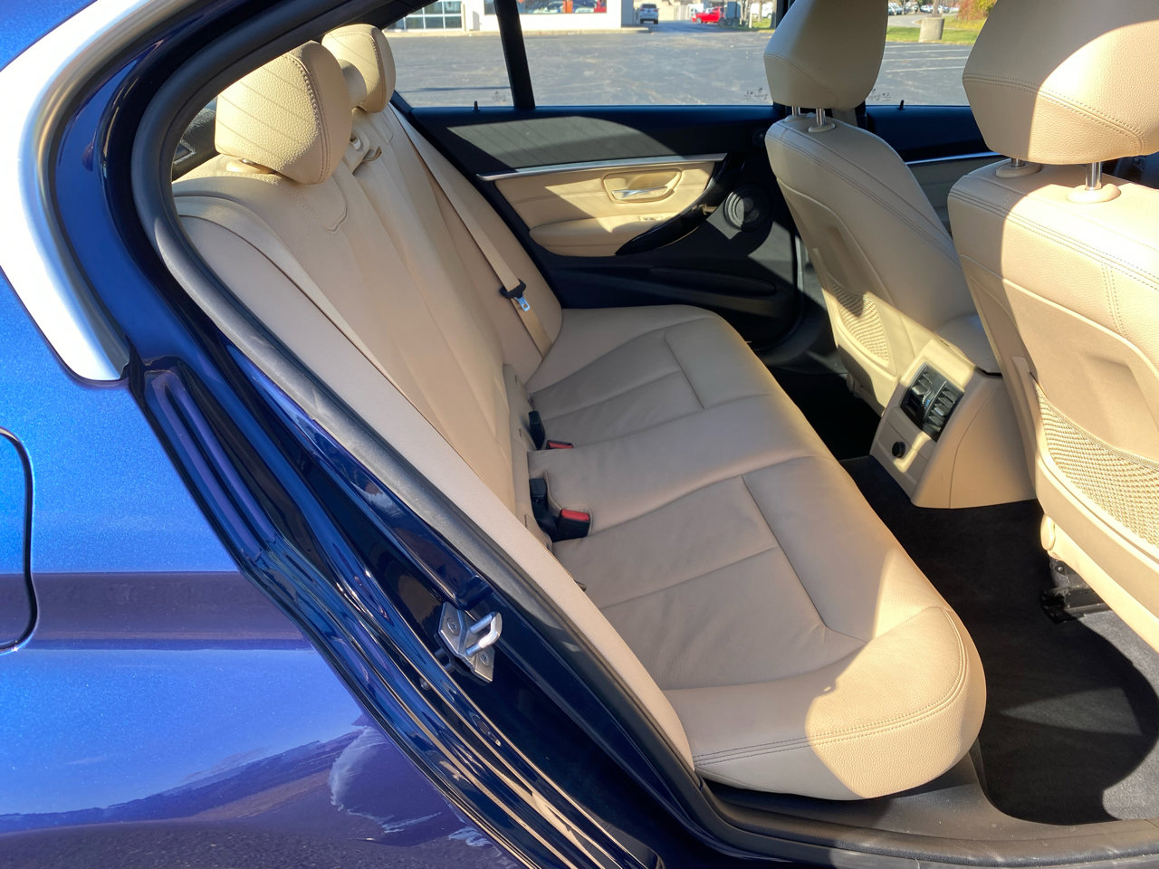 Used 2018 BMW 330i xDrive 330i xDrive SULEV Sedan w/ Premium Package image 22