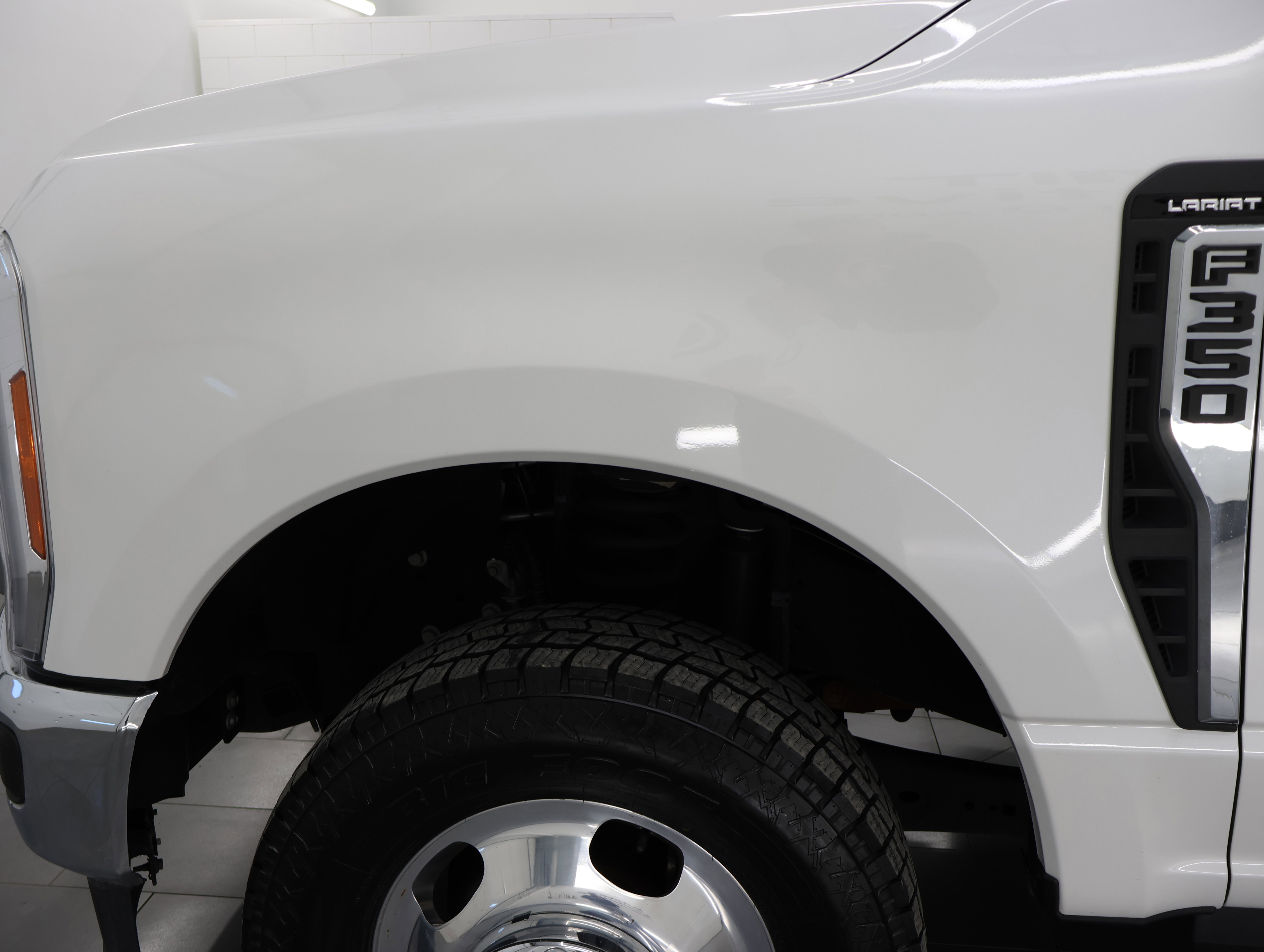 Used 2023 Ford F350 Lariat w/ FX4 Off-Road Package image 37