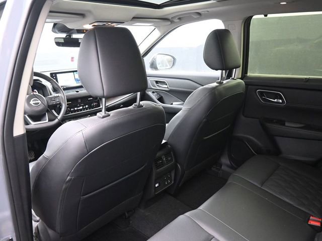 Used 2024 Nissan Rogue Platinum w/ Platinum Premium Package image 34