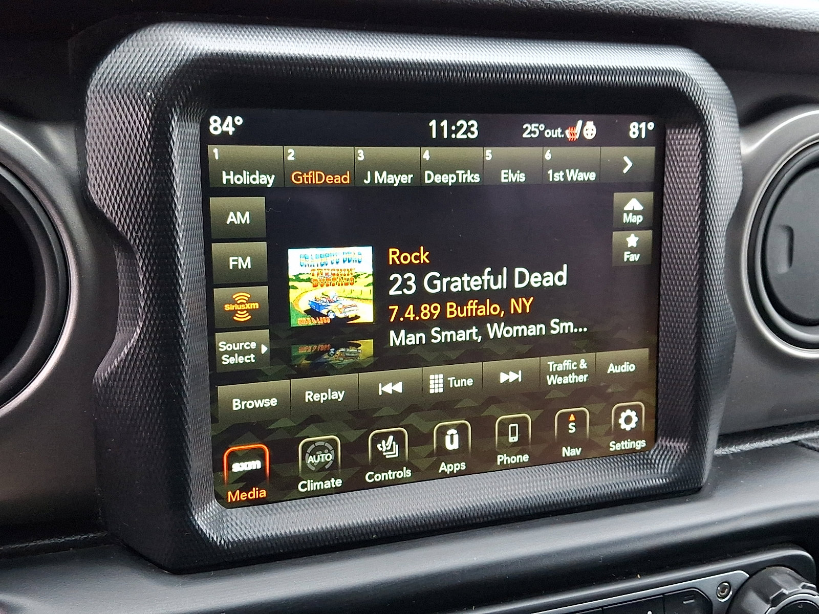 Used 2021 Jeep Gladiator Sport image 18