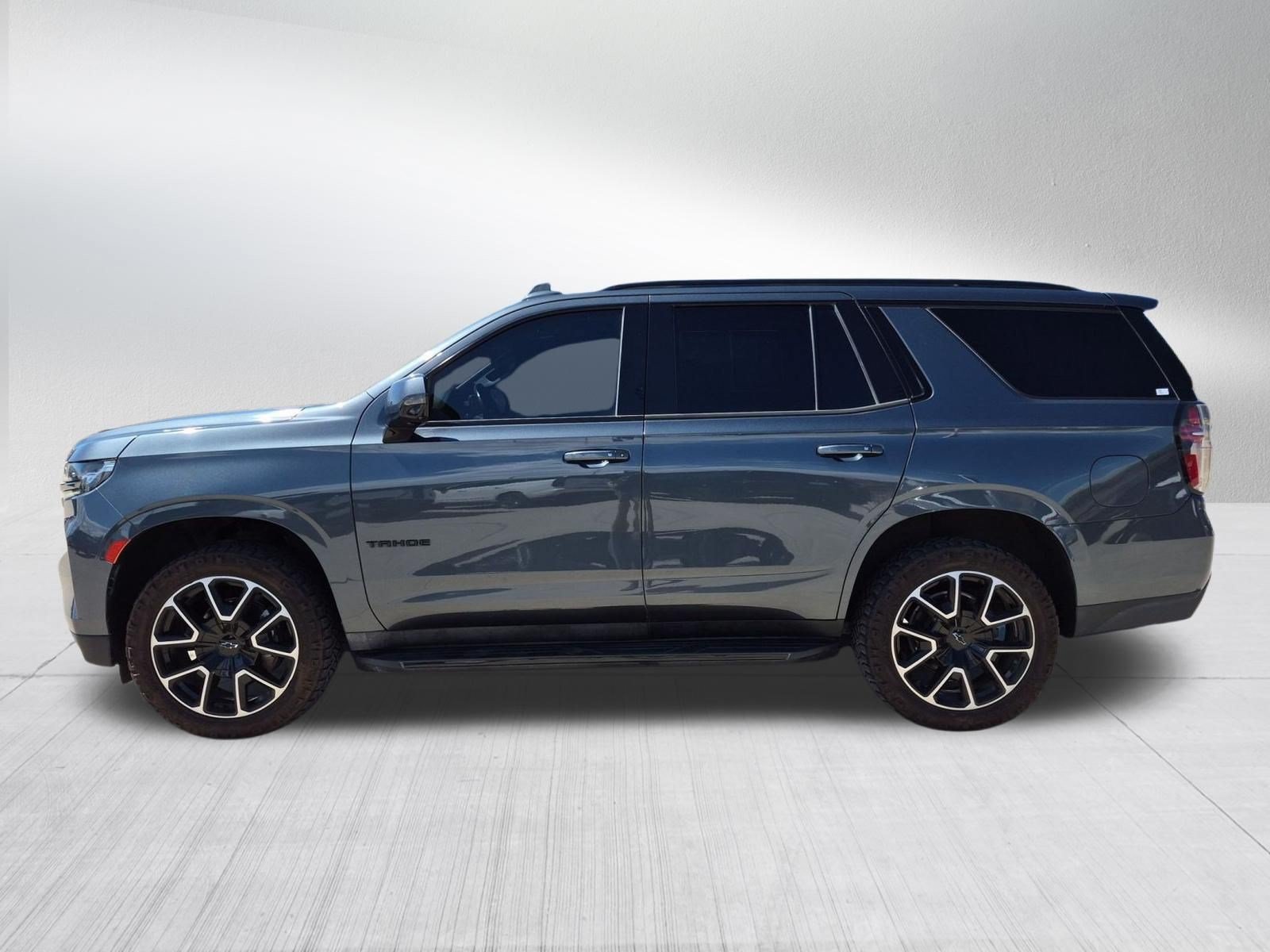 Used 2021 Chevrolet Tahoe RST w/ Luxury Package AWD/4WD image 3