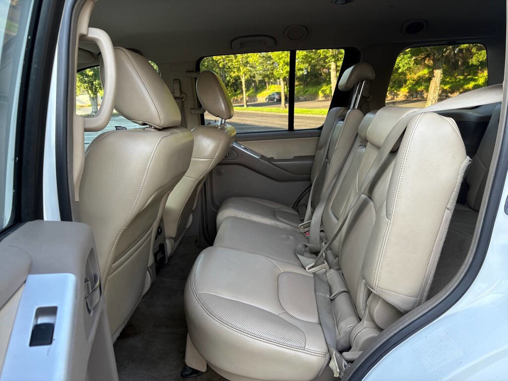 Used 2011 Nissan Pathfinder Silver w/ Protection Pkg image 16