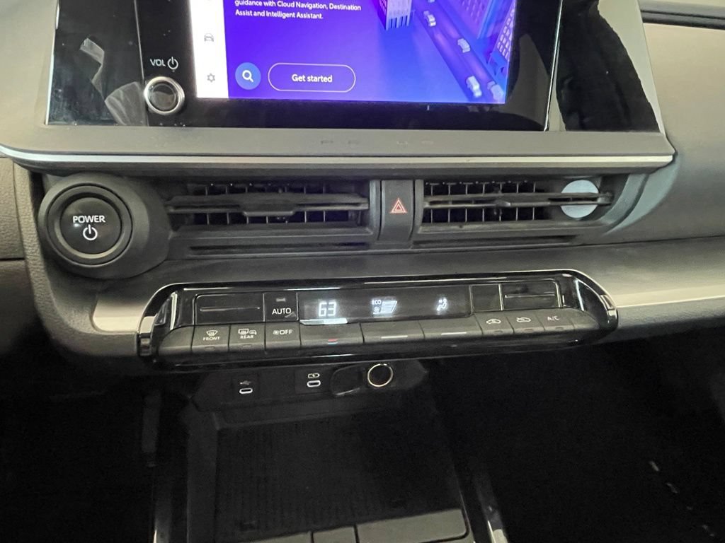 Used 2023 Toyota Prius LE FWD image 17