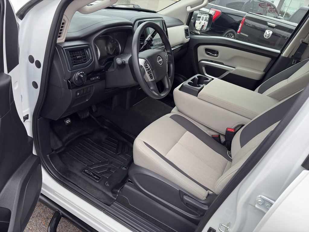 Used 2024 Nissan Titan SV w/ Accessory Utility Package image 11