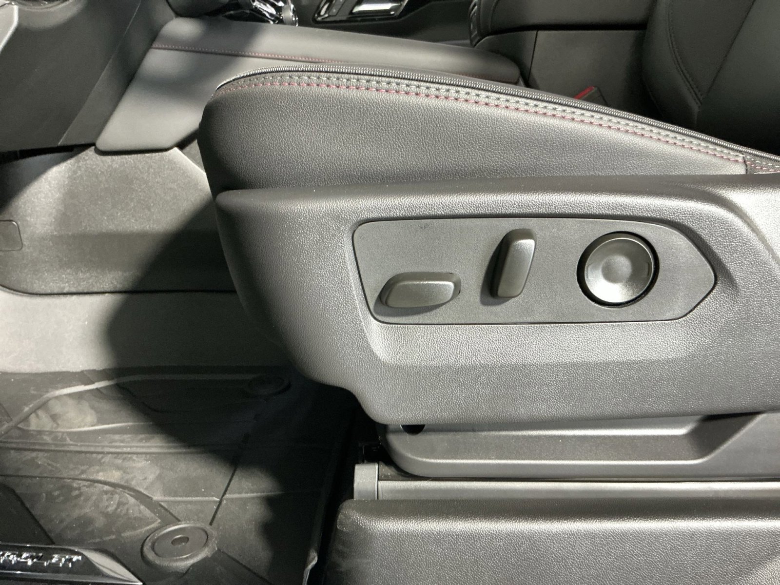 New 2026 Chevrolet Suburban RST w/ RST Capability Package image 22