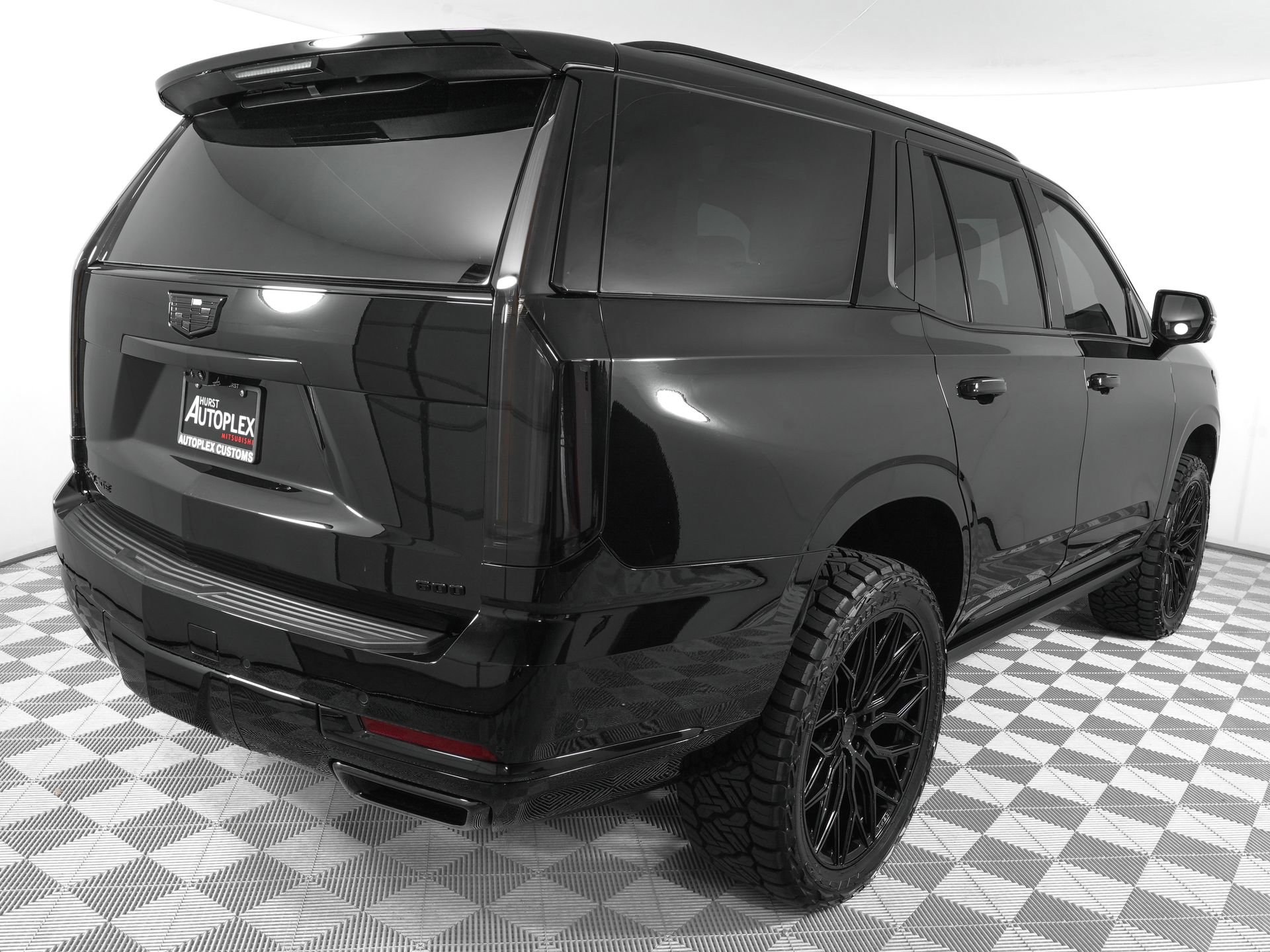 Used 2026 Cadillac Escalade Platinum Sport w/ LPO, Floor Liner Package AWD/4WD image 6