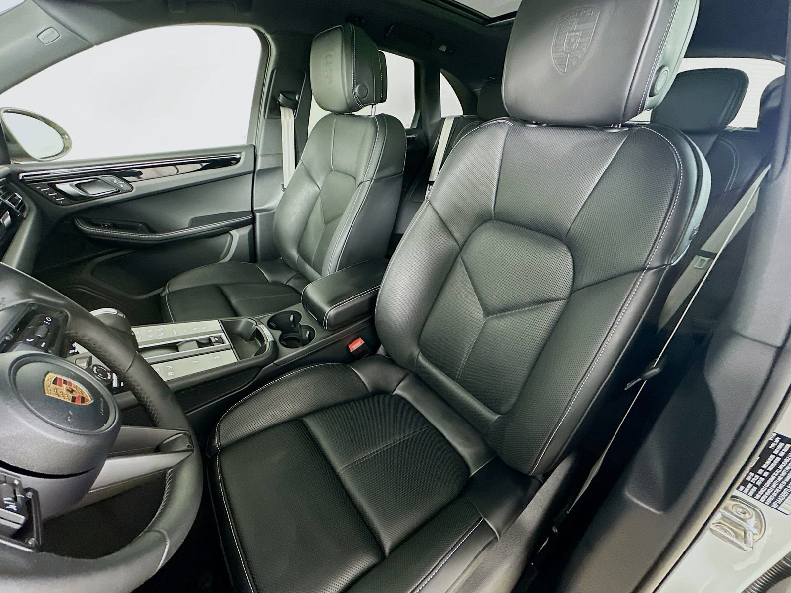 New 2026 Porsche Macan Turbo AWD/4WD image 35