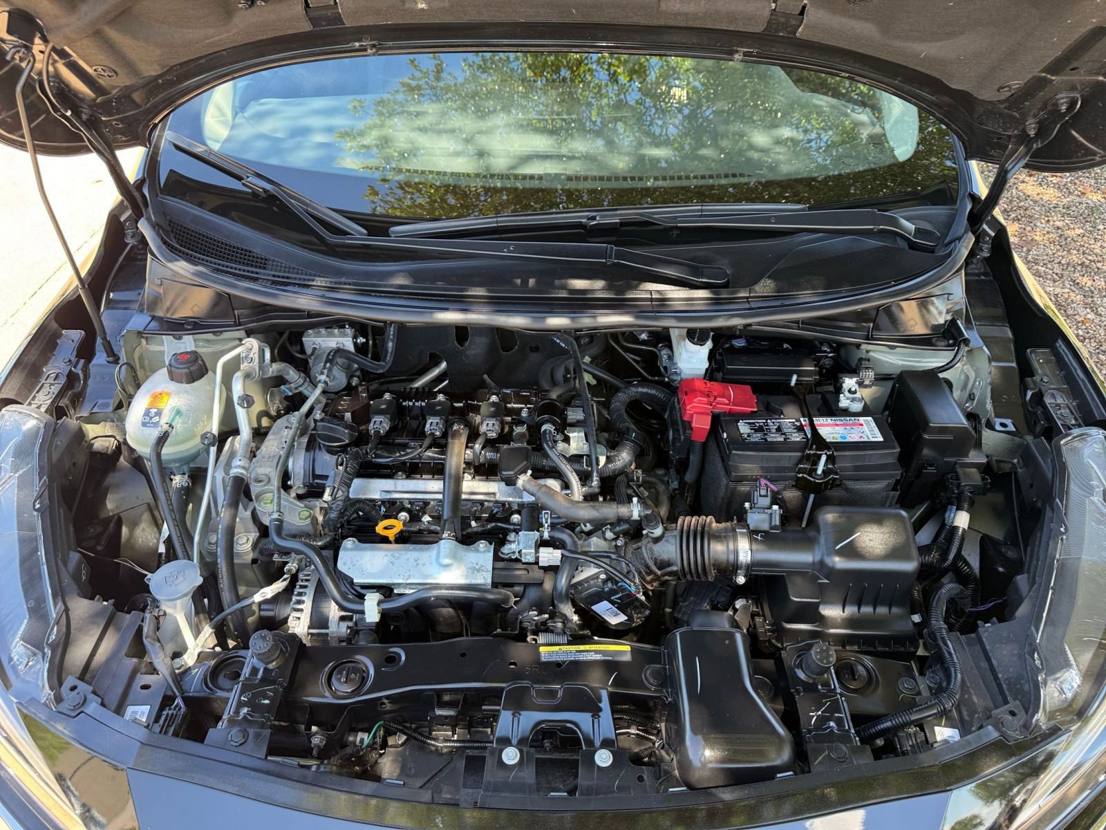 Used 2025 Nissan Versa SV image 32