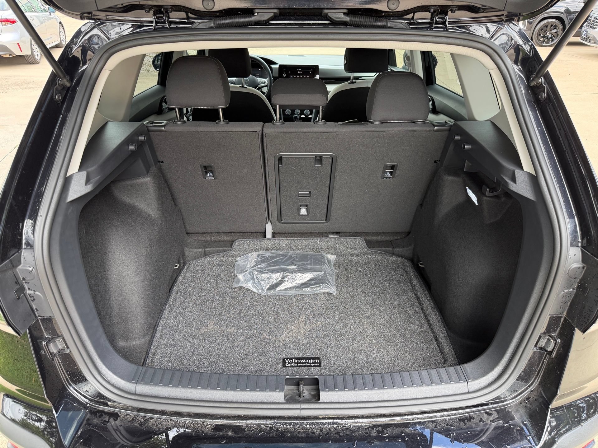 Certified 2025 Volkswagen Taos S FWD image 29
